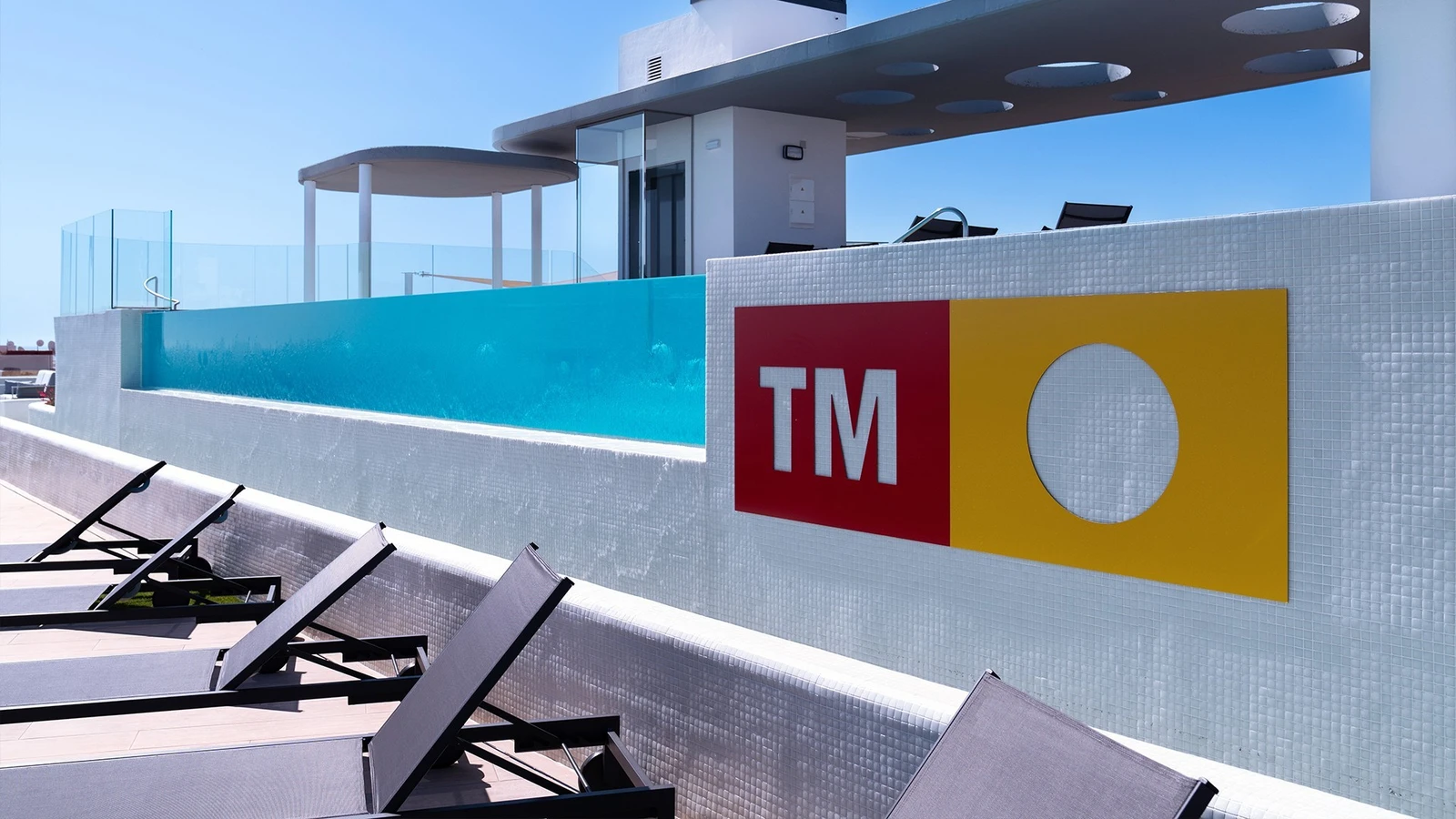 Solsengene på plass juli 24. Galleribilde