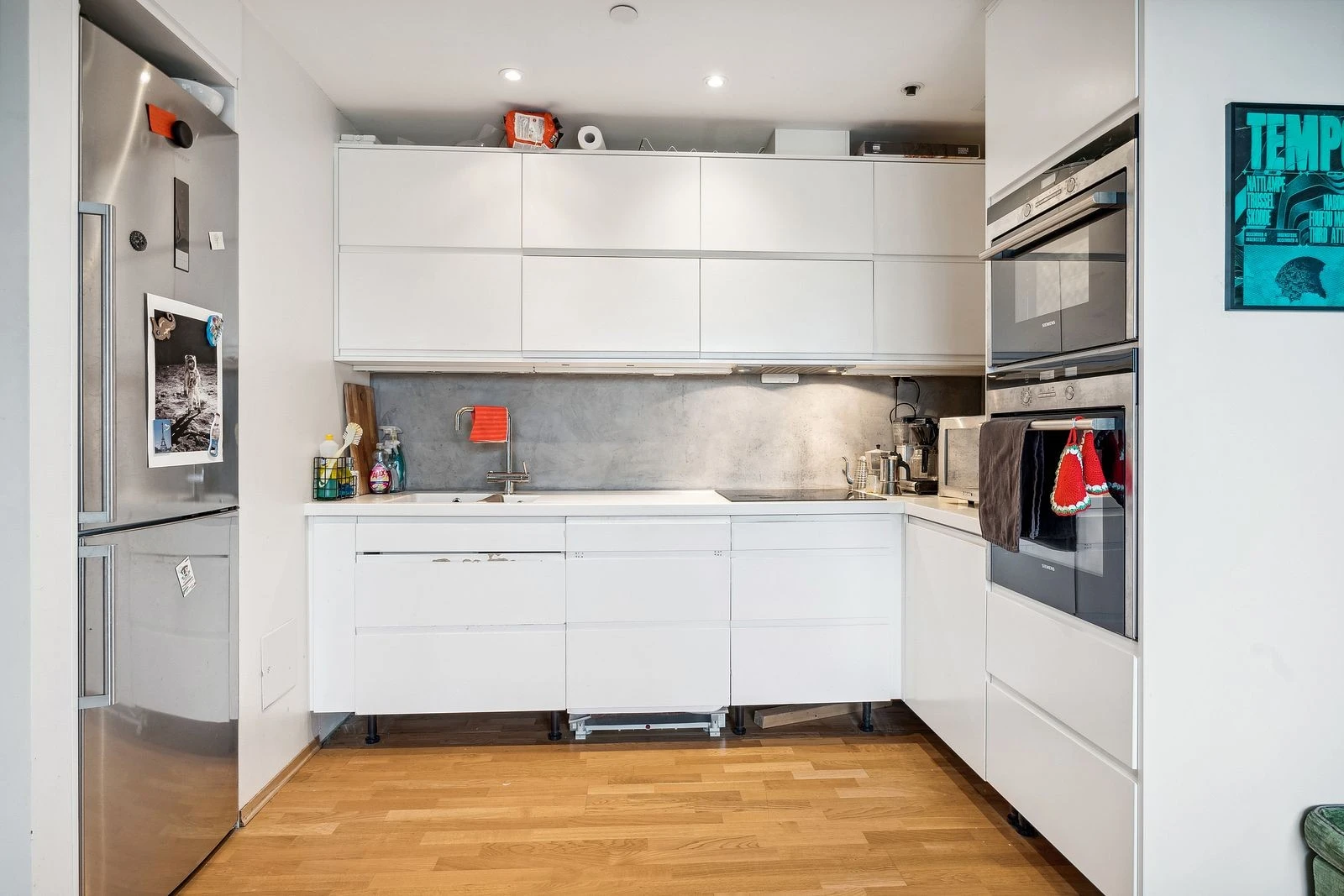 Moderne kjøkken - (noen fronter skiftes før innflytting). Galleribilde