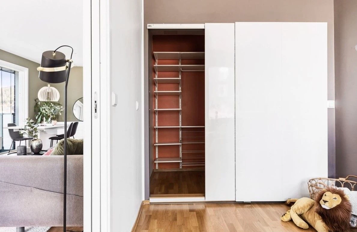 Walk-in closet Galleribilde