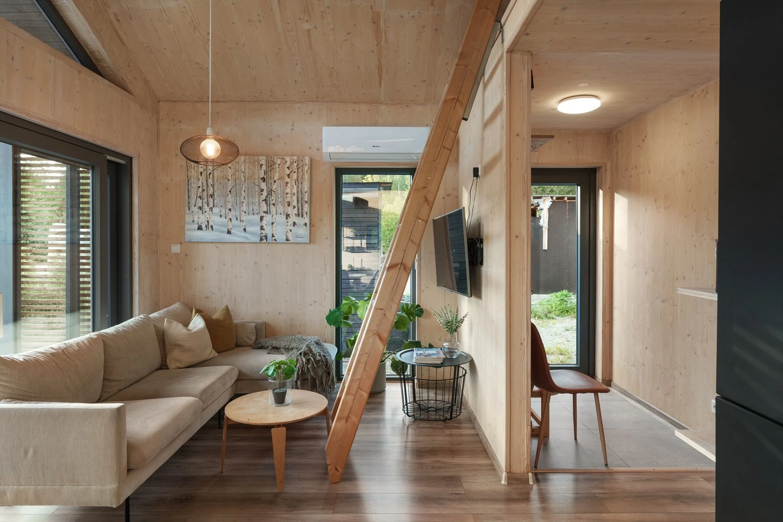 Inngangsparti til høyre på bildet. Galleribilde