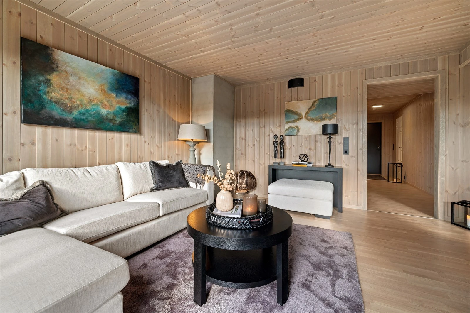 Stuen er god plass til media-sone. Galleribilde