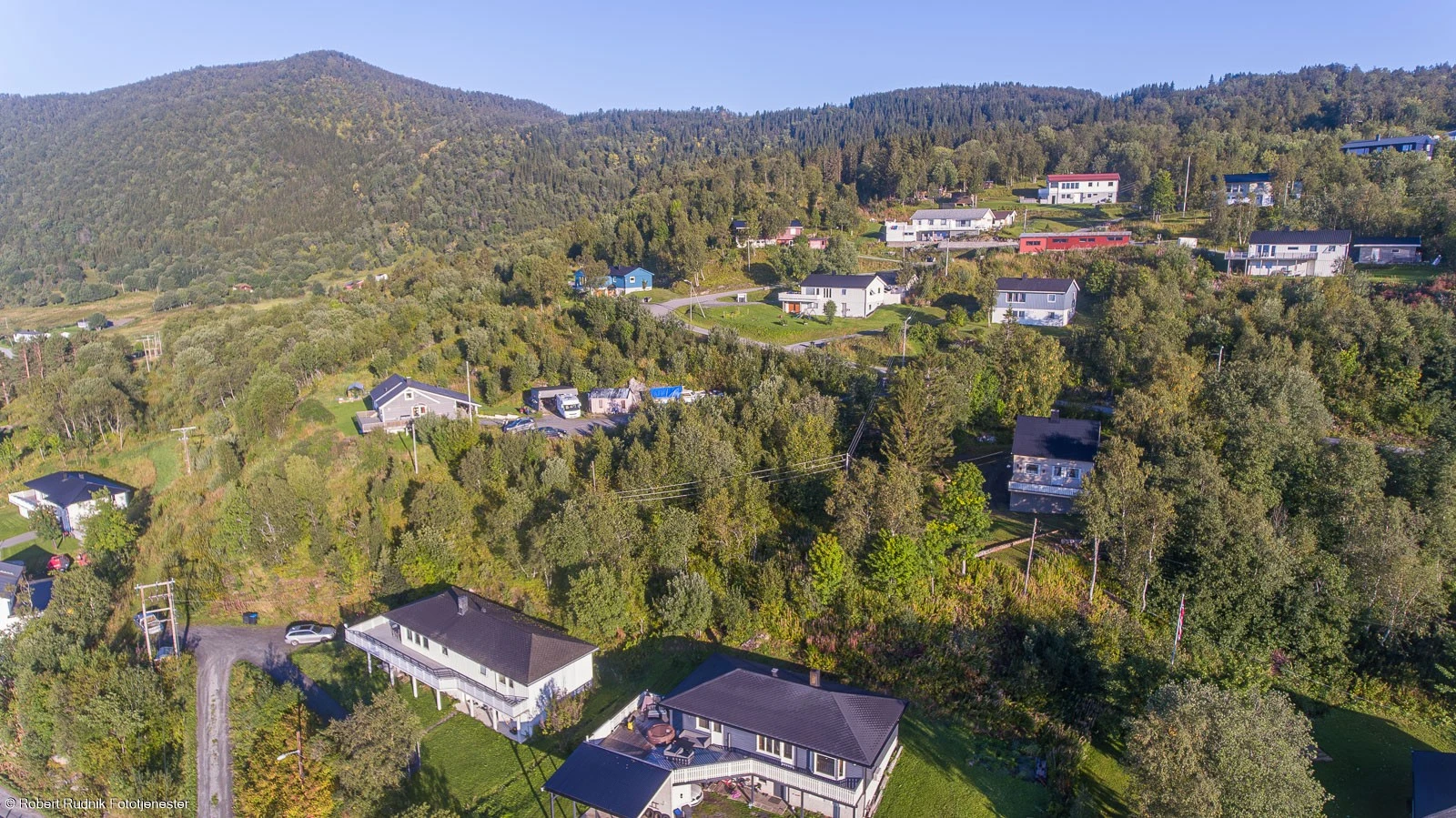 Fin beliggenhet i veletablert boligfelt. Galleribilde