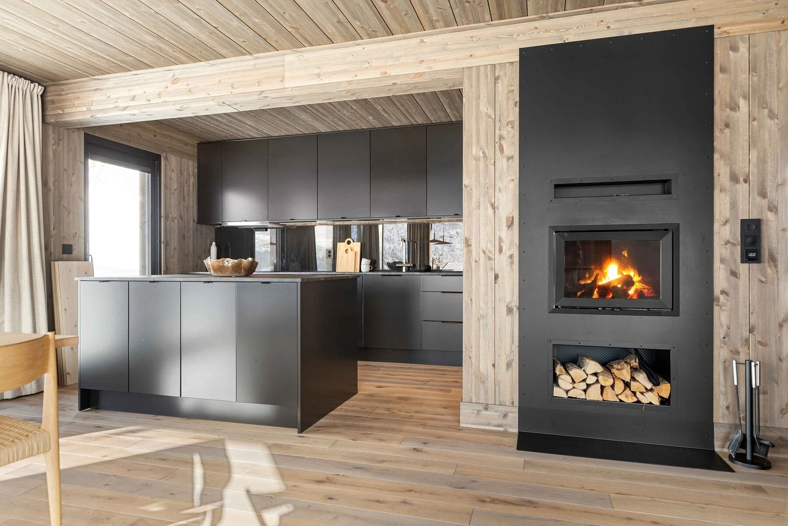 I denne modellen er det peis integrert i vegg på stuedelen (se plantegning) Galleribilde