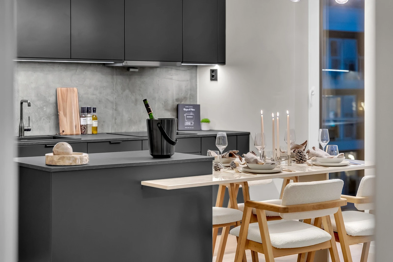 Her kan du nyte gode måltider med venner og familie. Galleribilde