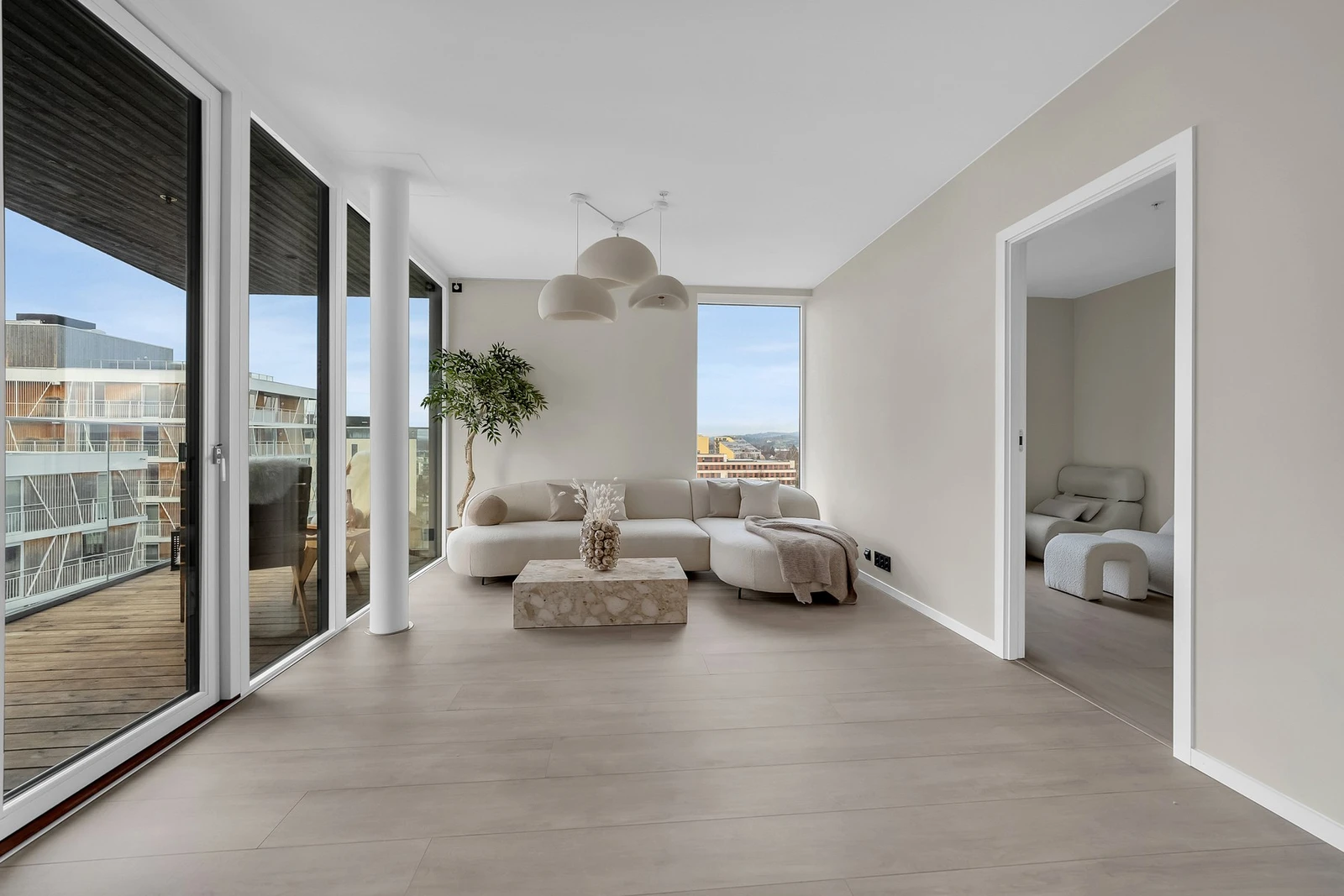 Koselig sofakrok i leilighetens oppholdsrom. Galleribilde