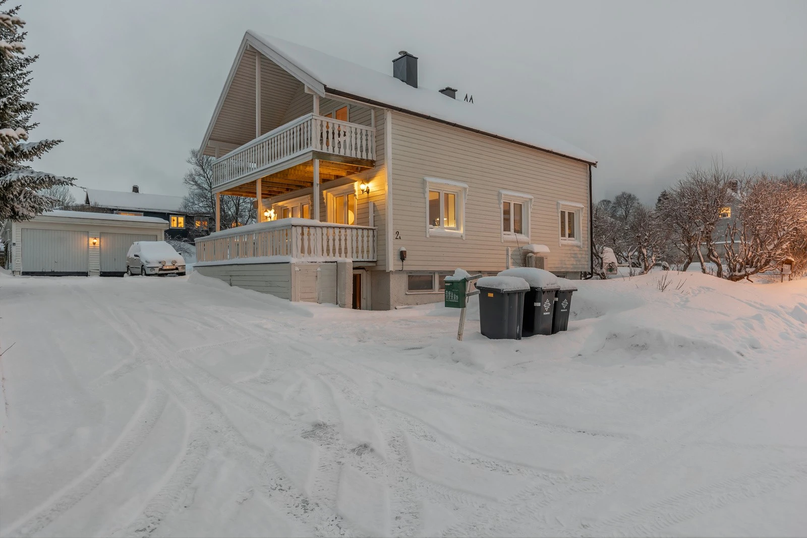 Balders Veg 2A er en stor og innholdsrik vertikaldelt bolig over 3. etasjer Galleribilde