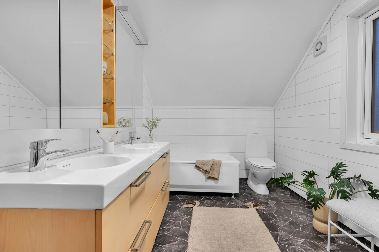 Pent bad på ca. 7,5m2 Galleribilde