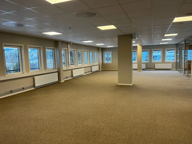 Bilde er fra etasjen under og viser et eks på hvordan lokalet kan bli etter tilpasning. Galleribilde