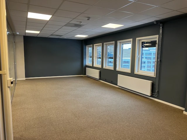 Bilde er fra etasjen under og viser et eks på hvordan lokalet kan bli etter tilpasning. Galleribilde