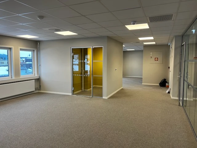 Bilde er fra etasjen under og viser et eks på hvordan lokalet kan bli etter tilpasning. Galleribilde