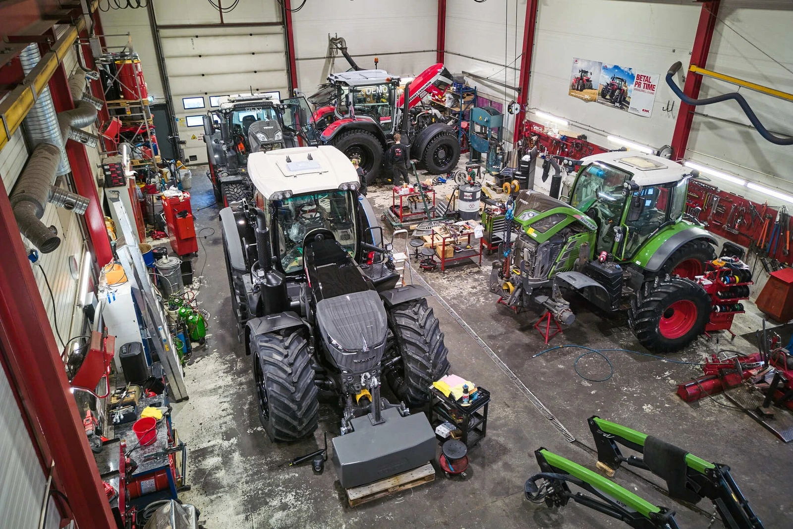 Verkstedhall. Galleribilde