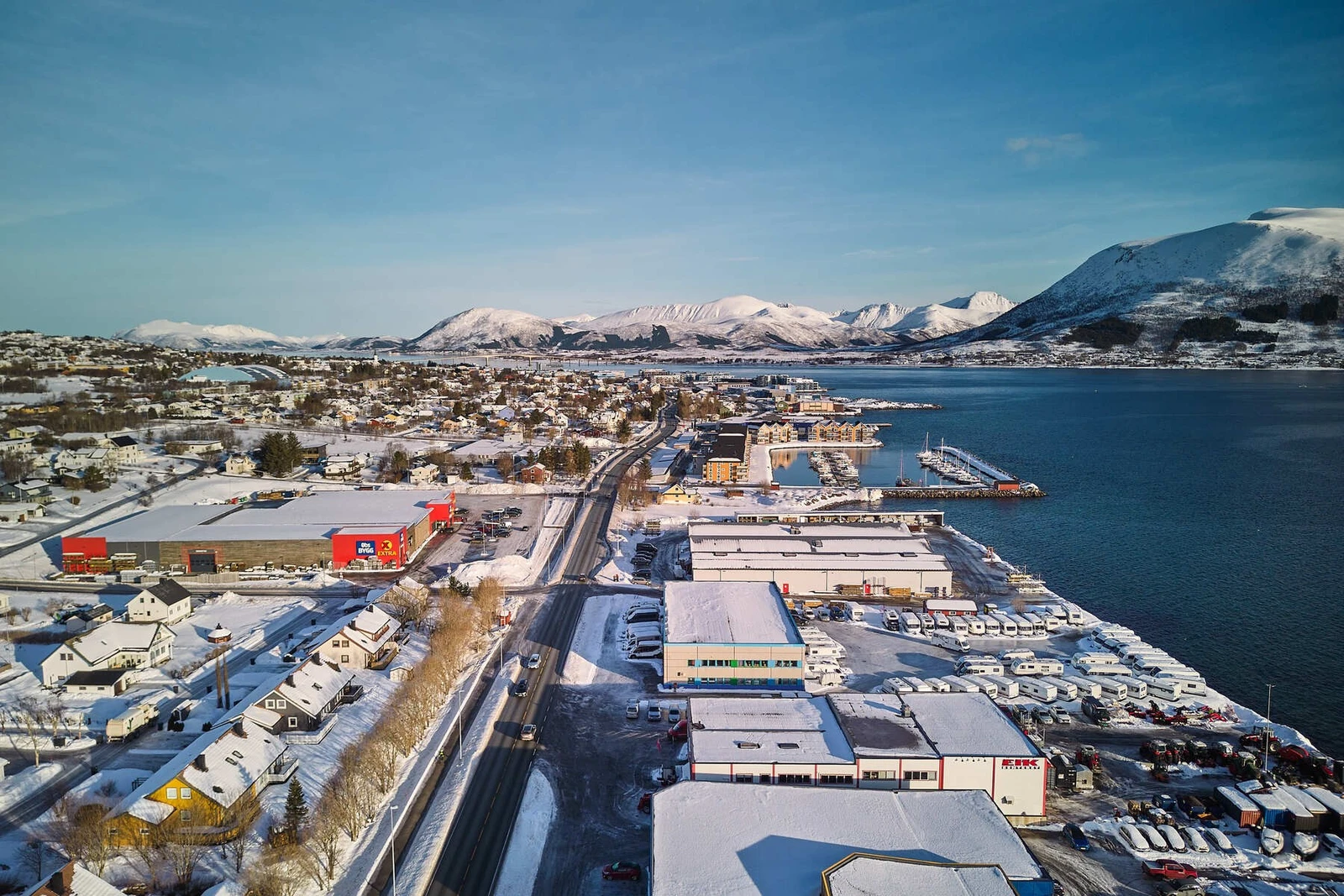 Beliggenhet på sørsiden av Sortland sentrum. Galleribilde