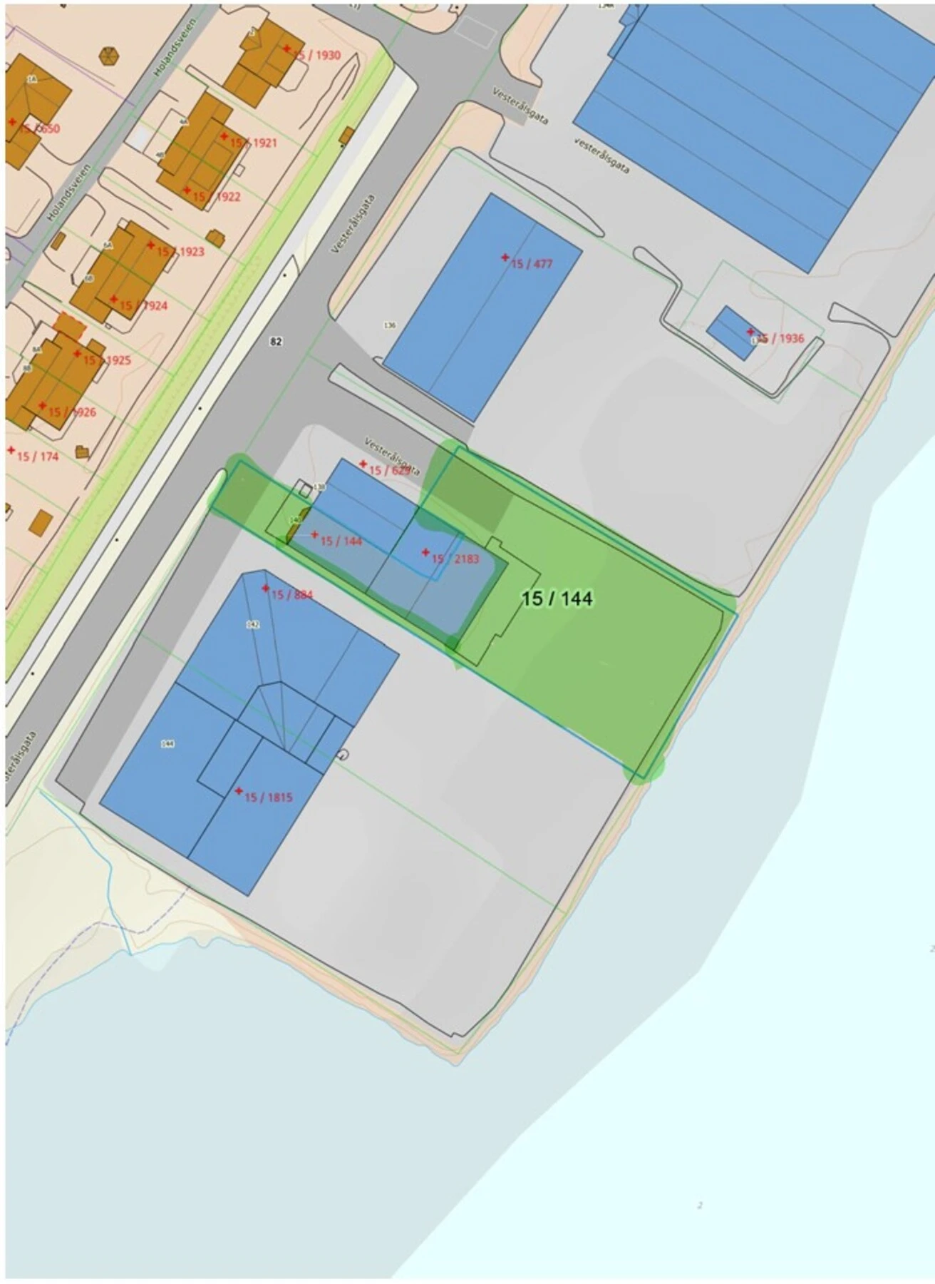 Tomten rammet inn i grønt. Galleribilde