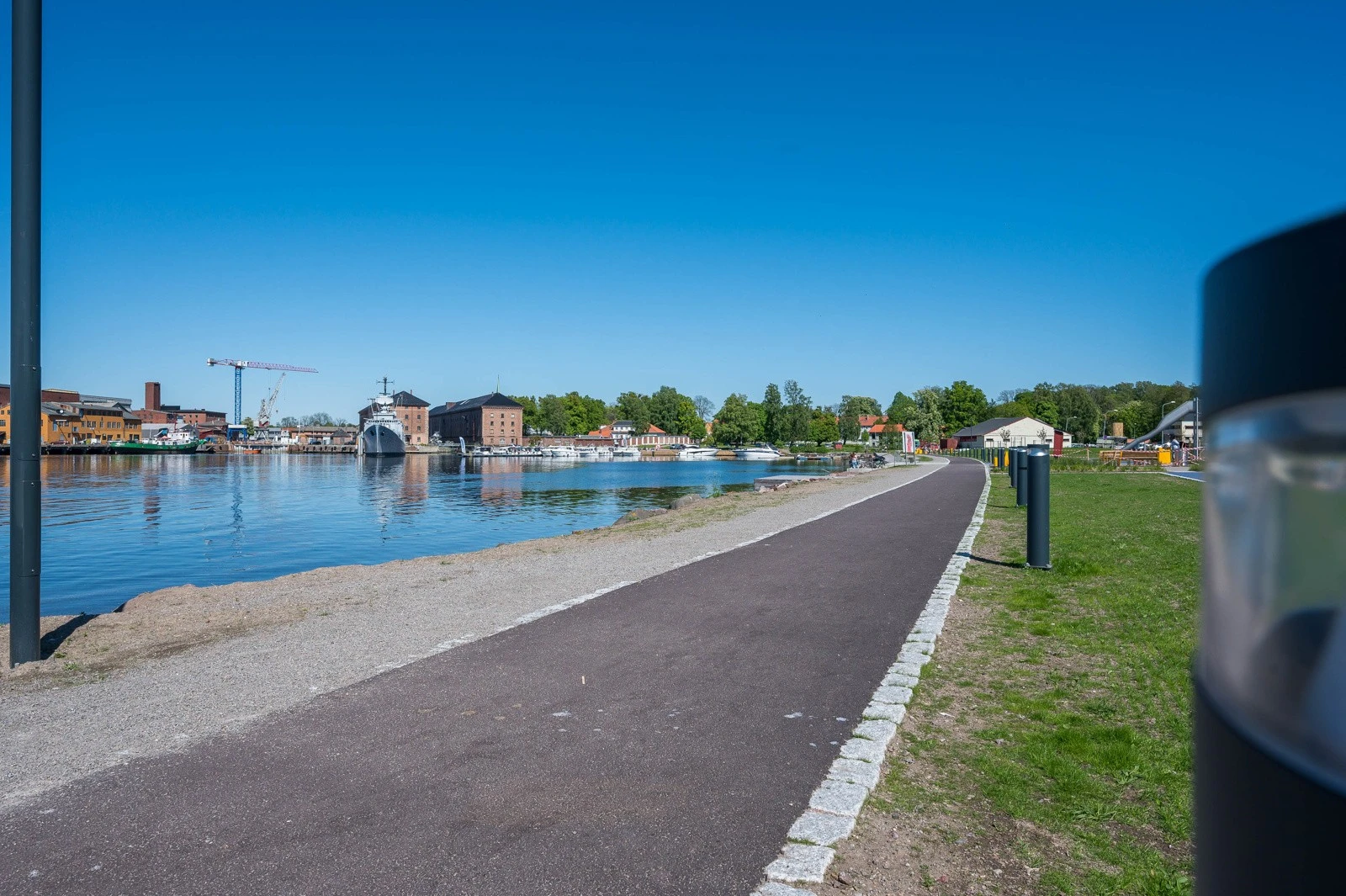 Her ser vi den nye og flotte kystparken langs Indre havn med båthavn, badeplasser, brygger, lekeplasser, fotball- og sandvolleyballbane5 Galleribilde