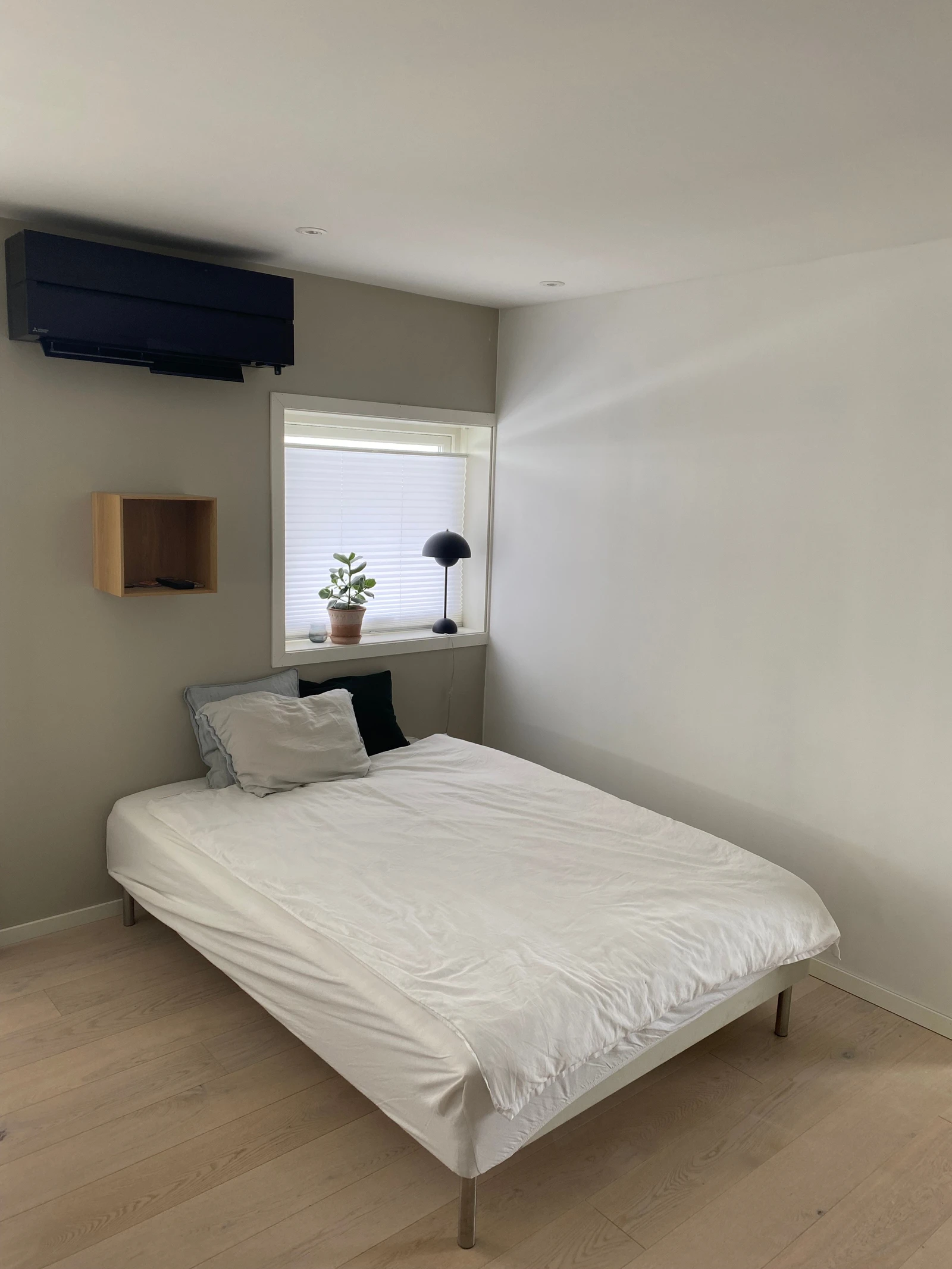 Soverom (kjøleunit på vegg er fjernet) Galleribilde