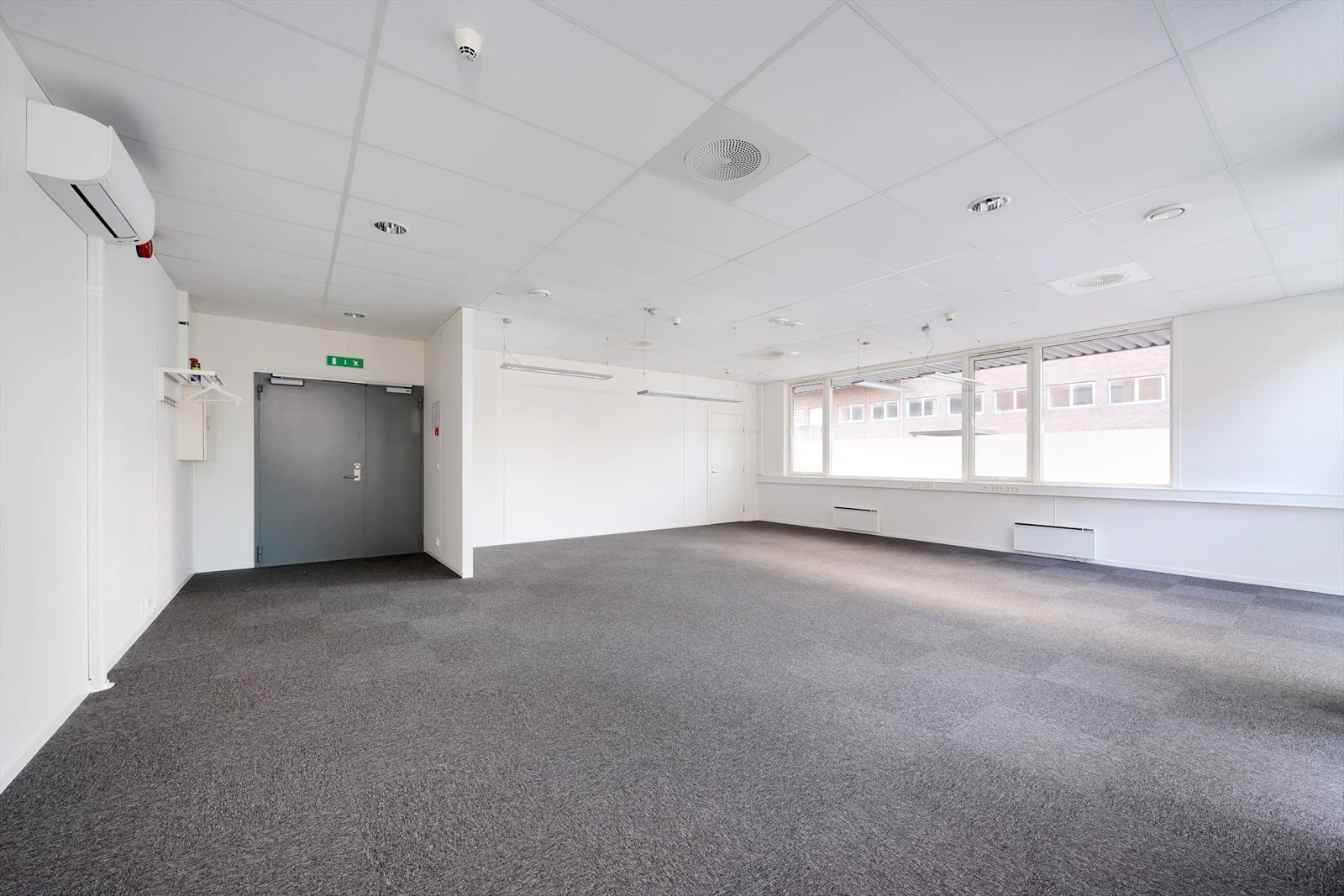 011_.jpg Galleribilde