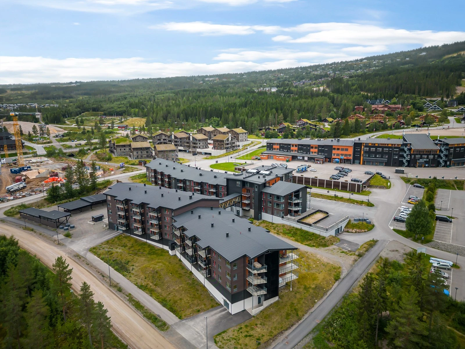 Kort vei ned til Trysil sentrum fra leiligheten. Galleribilde