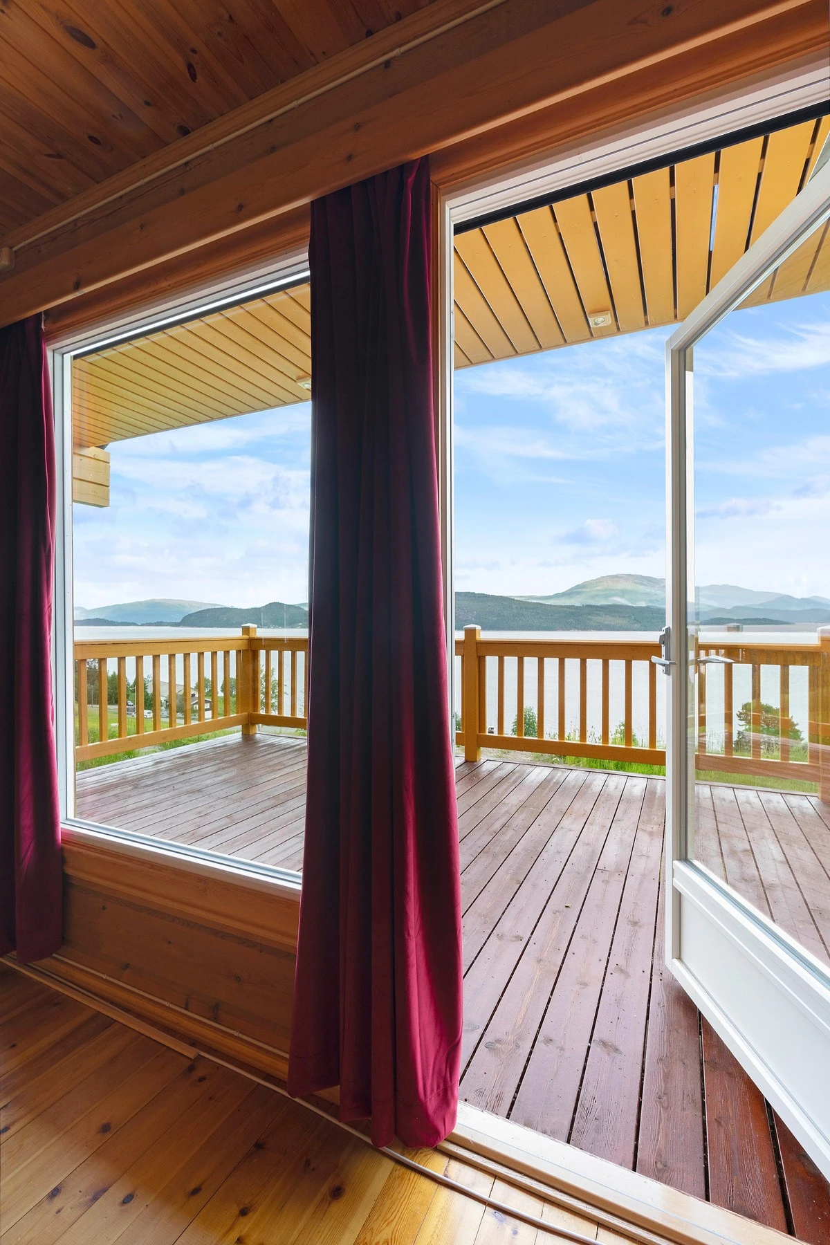 Stue med utgang til balkong Galleribilde