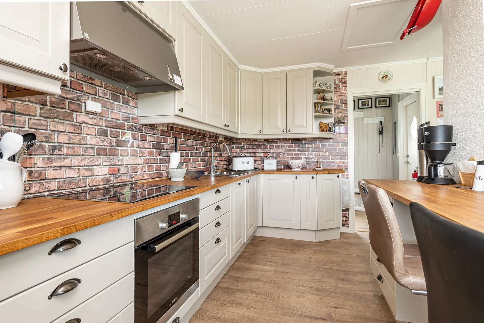 Kjøkken i hovedhytta Galleribilde