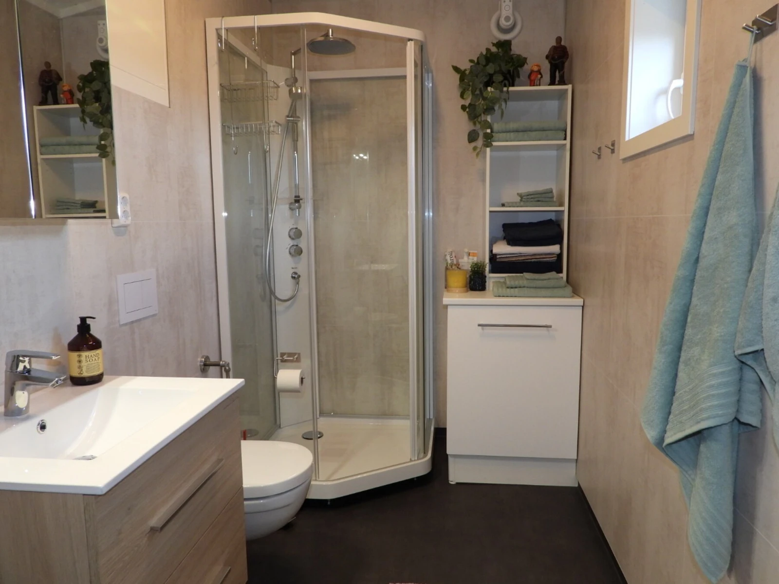 Bad i anneks Galleribilde