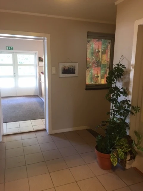 Gang mellom resepsjon og produksjonslokalene Galleribilde