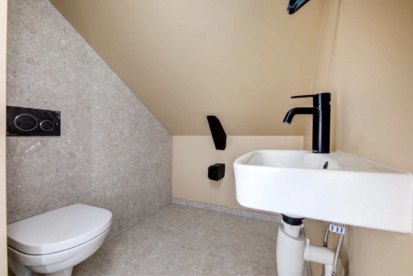 Nyoppussede toaletter Galleribilde