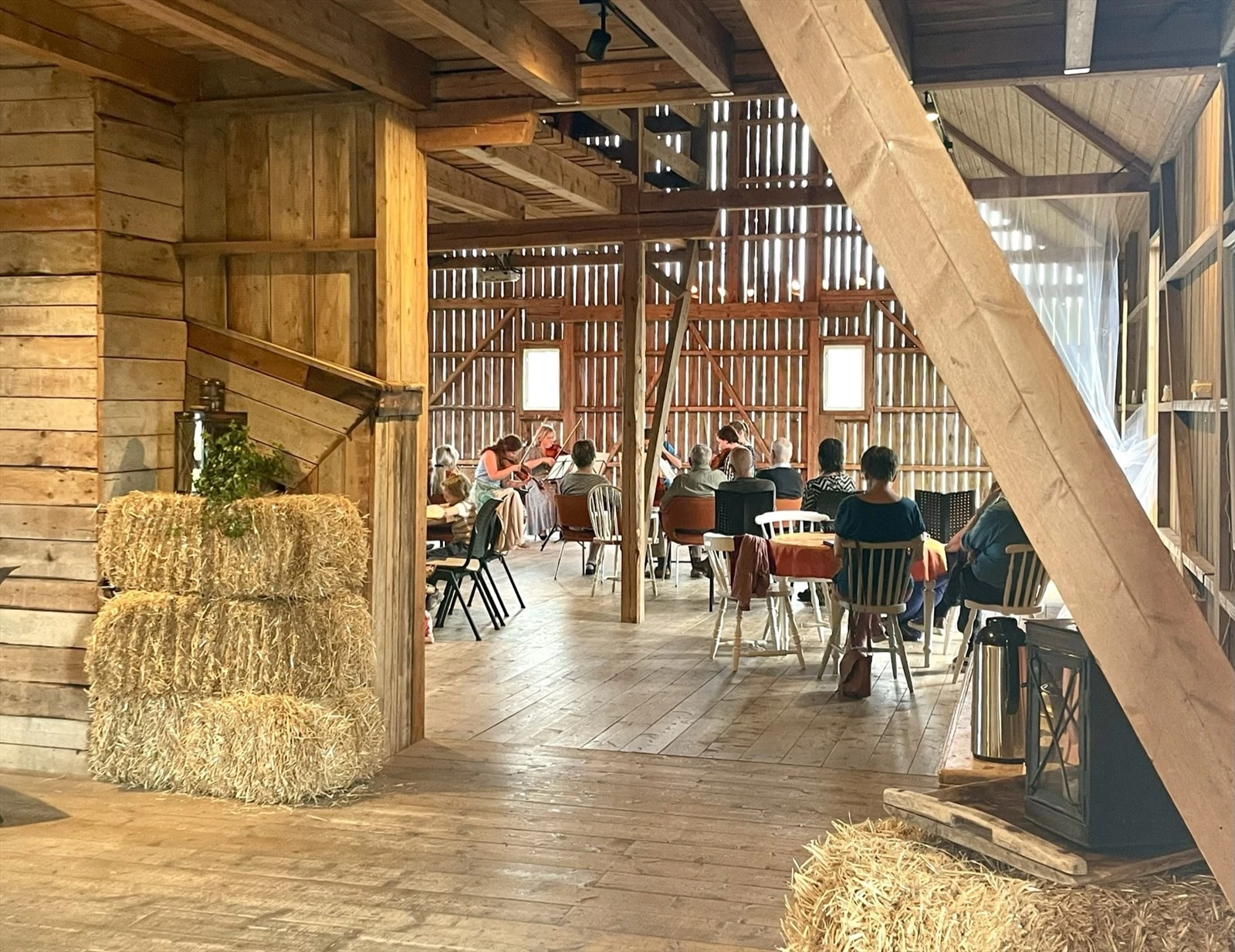 Ved Fjøsakademiet er det mange forskjellige arrangementer, året igjennom. Galleribilde