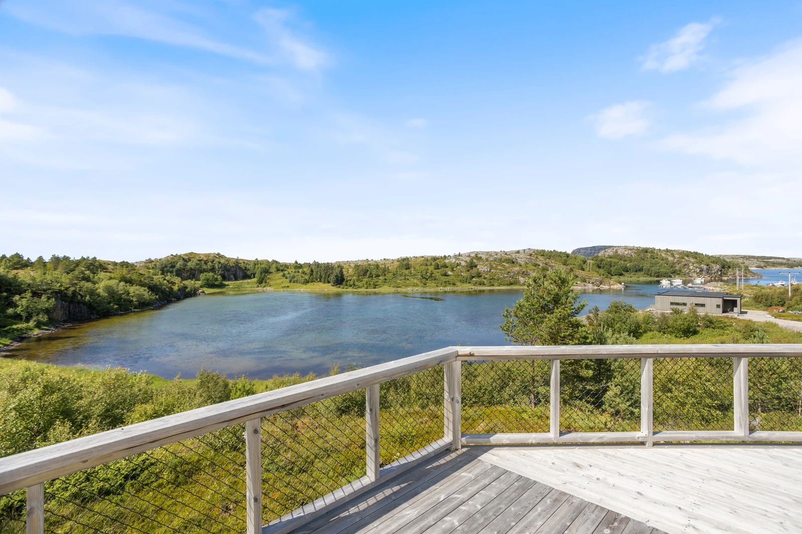 Her kan man nyte vakker utsikt over landskapet i Flatanger! Galleribilde