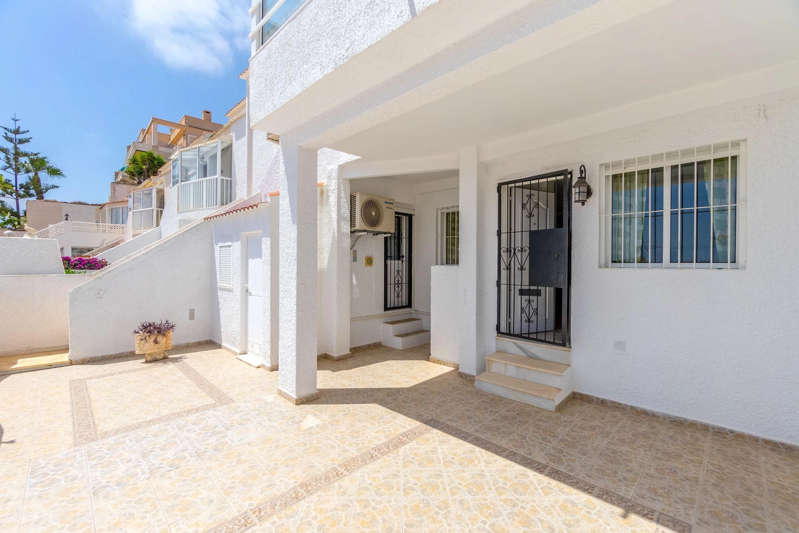 Uteplass Galleribilde