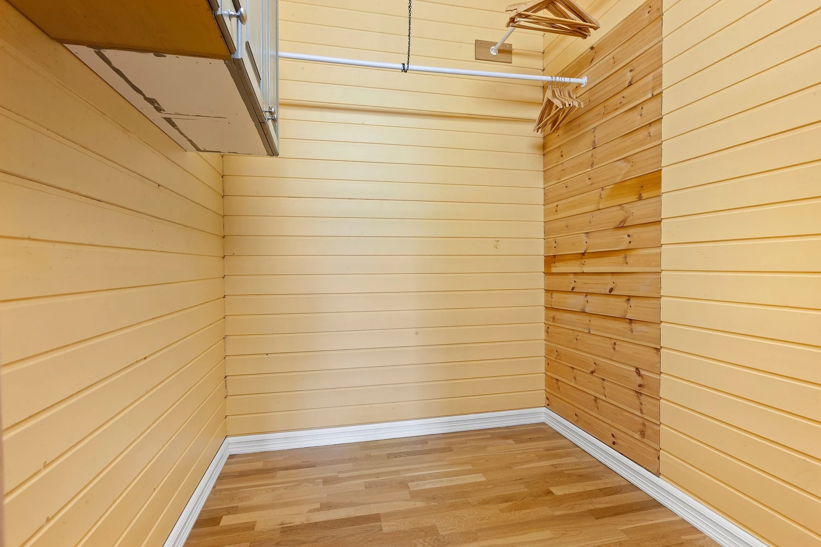 Garderobe/bod Galleribilde