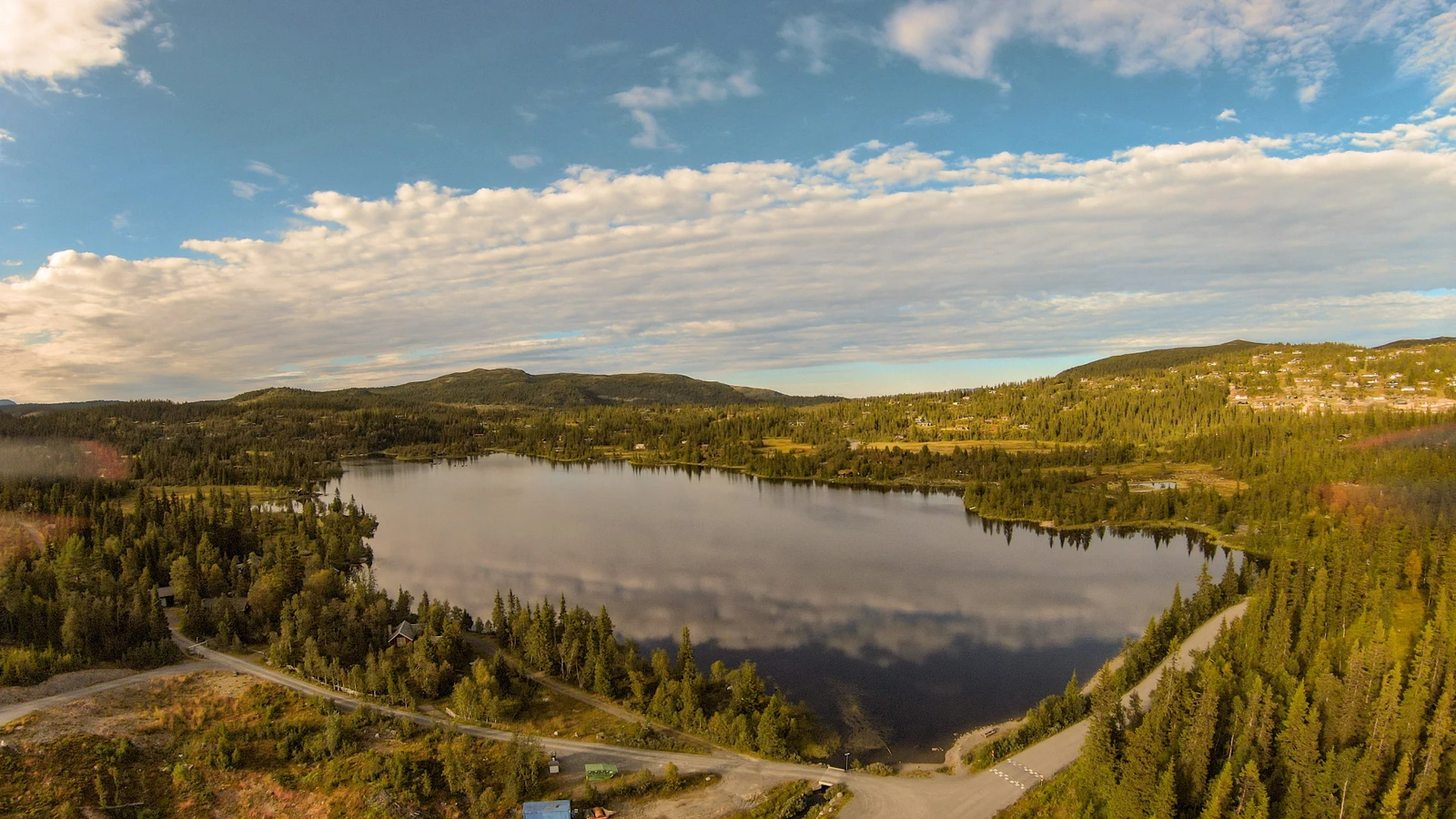 Damtjednet ligger like ved feltet Galleribilde