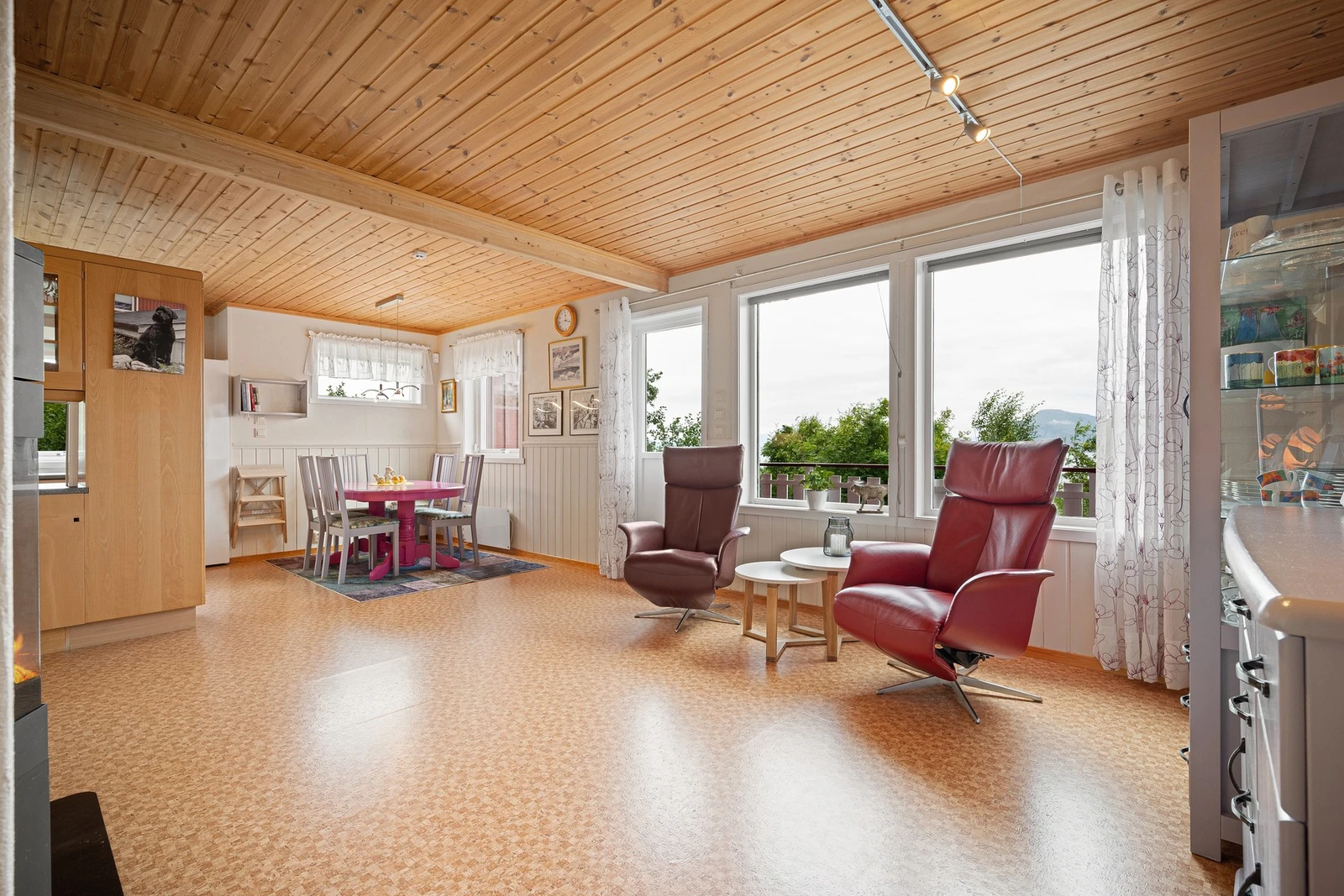 Rommets utforming gir mulighet for møblering i forskjellige soner Galleribilde