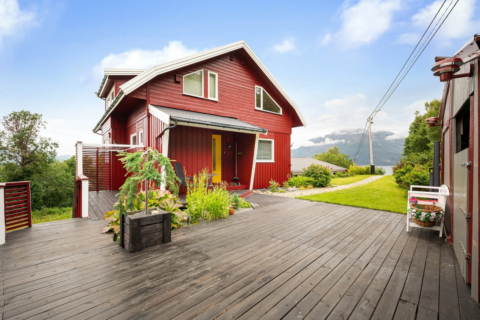 Veltstelt og koselig med fin beplantning Galleribilde