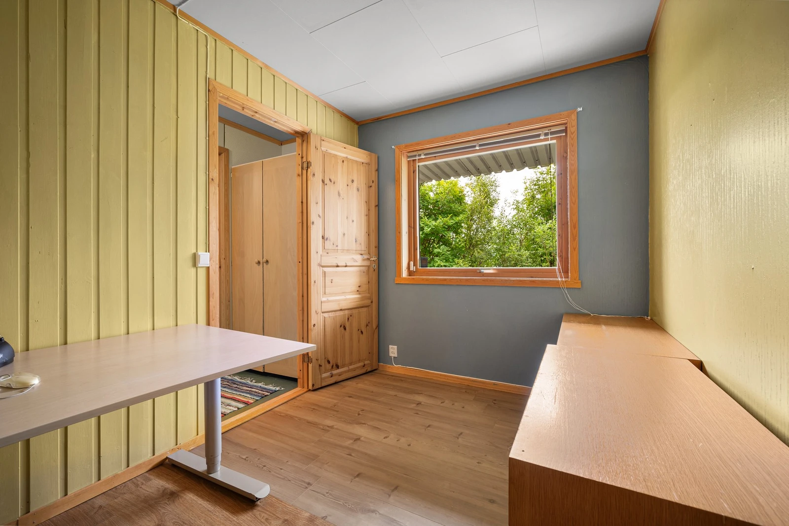 Totalt har boligen hele fire soverom, så her er det gode muligheter for hobbyrom eller andre ønskelige løsninger Galleribilde