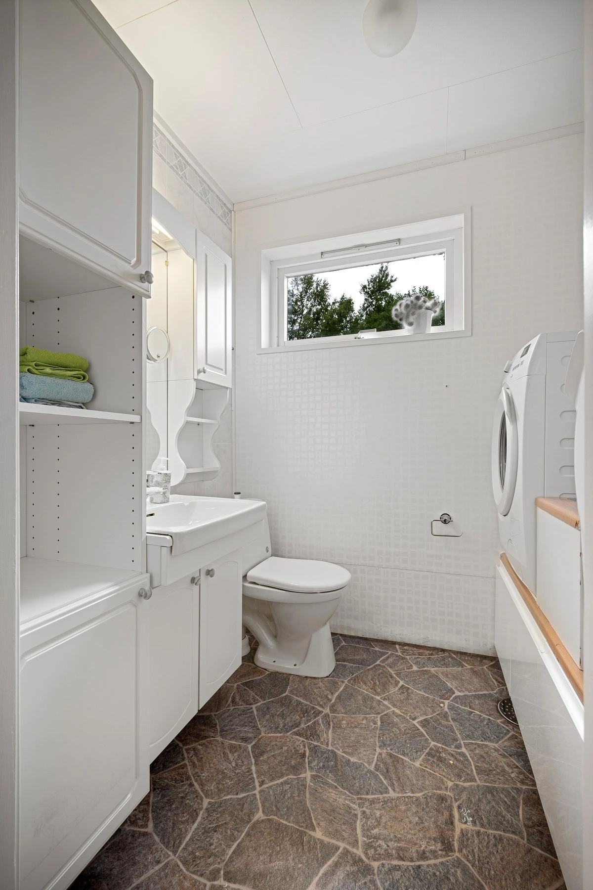 Toalettrom/vaskerom som er oppgradert i 2020, og har varme i gulv Galleribilde