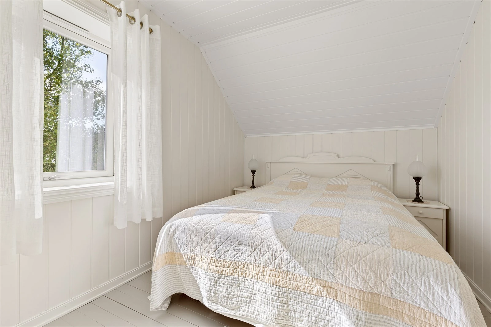 Eneboligen har fire soverom, alle i andre etasje. Galleribilde