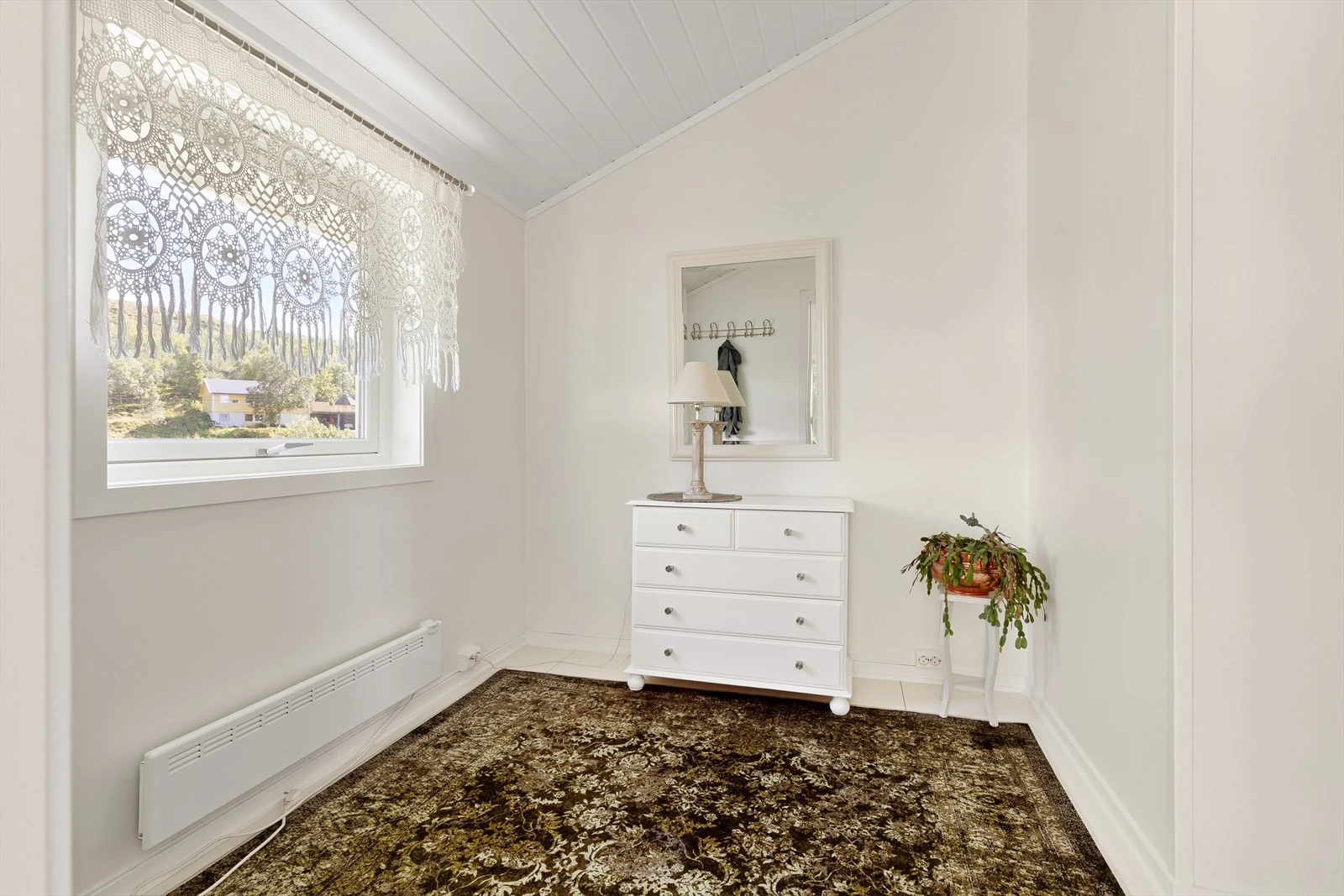 Entreen har god plass til garderobeløsninger. Galleribilde