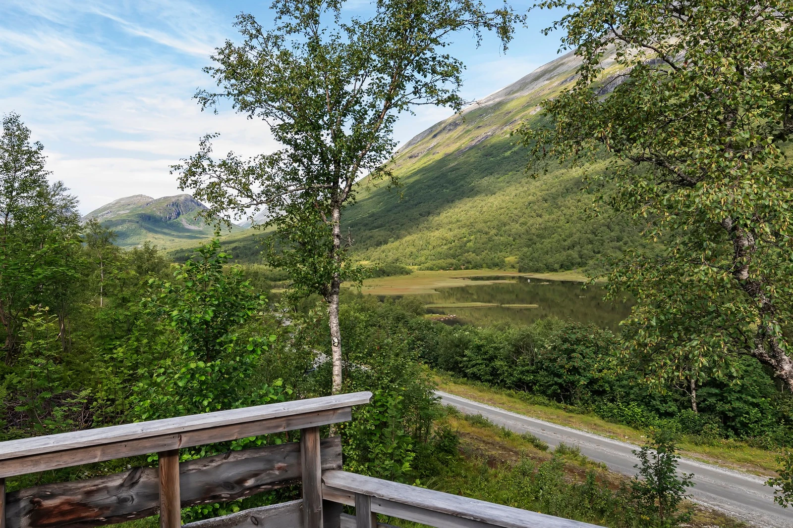 Hytta ligger rett ved Berildvatnet Galleribilde