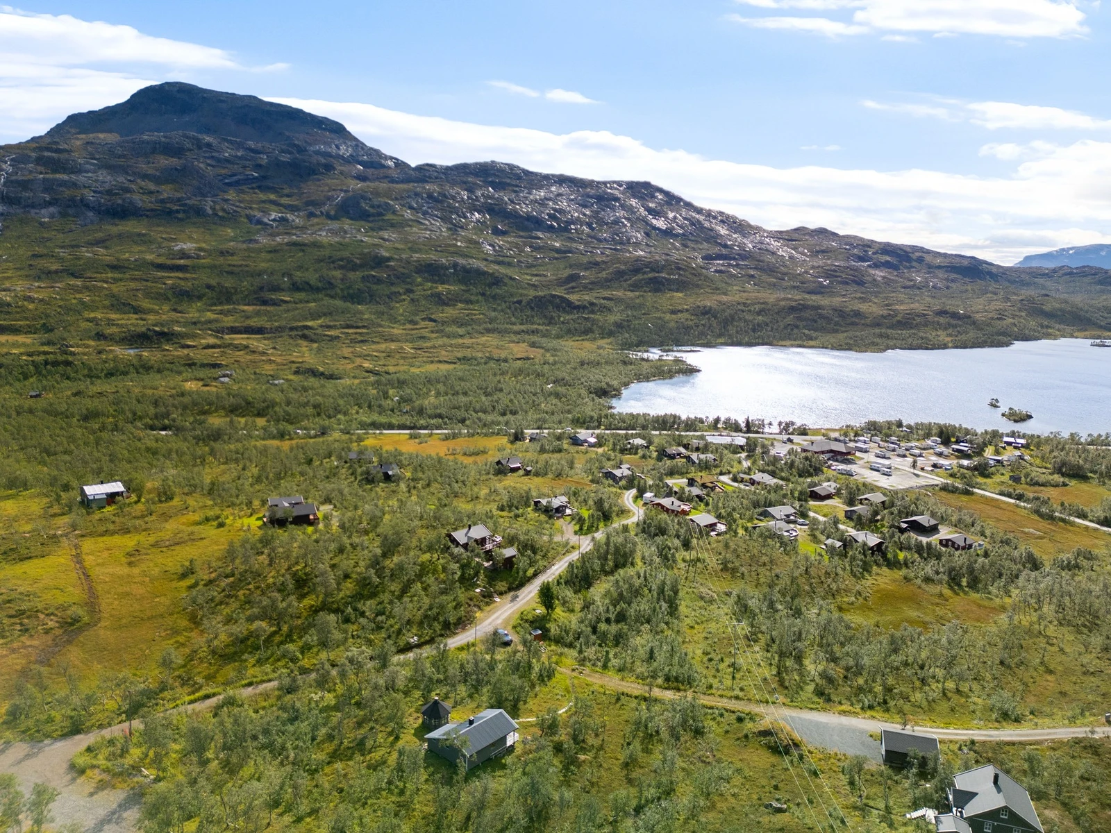 Kort vei til Øse camping som tilbyr både kafé og kanoutleie Galleribilde