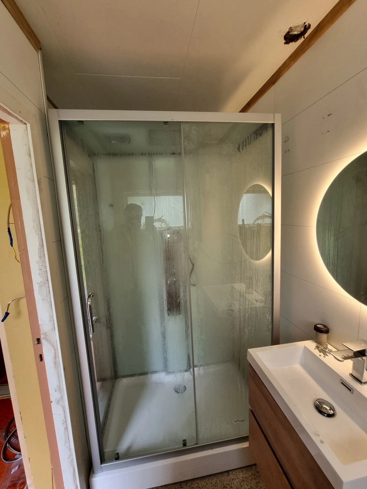 New bathroom 1st floor Galleribilde