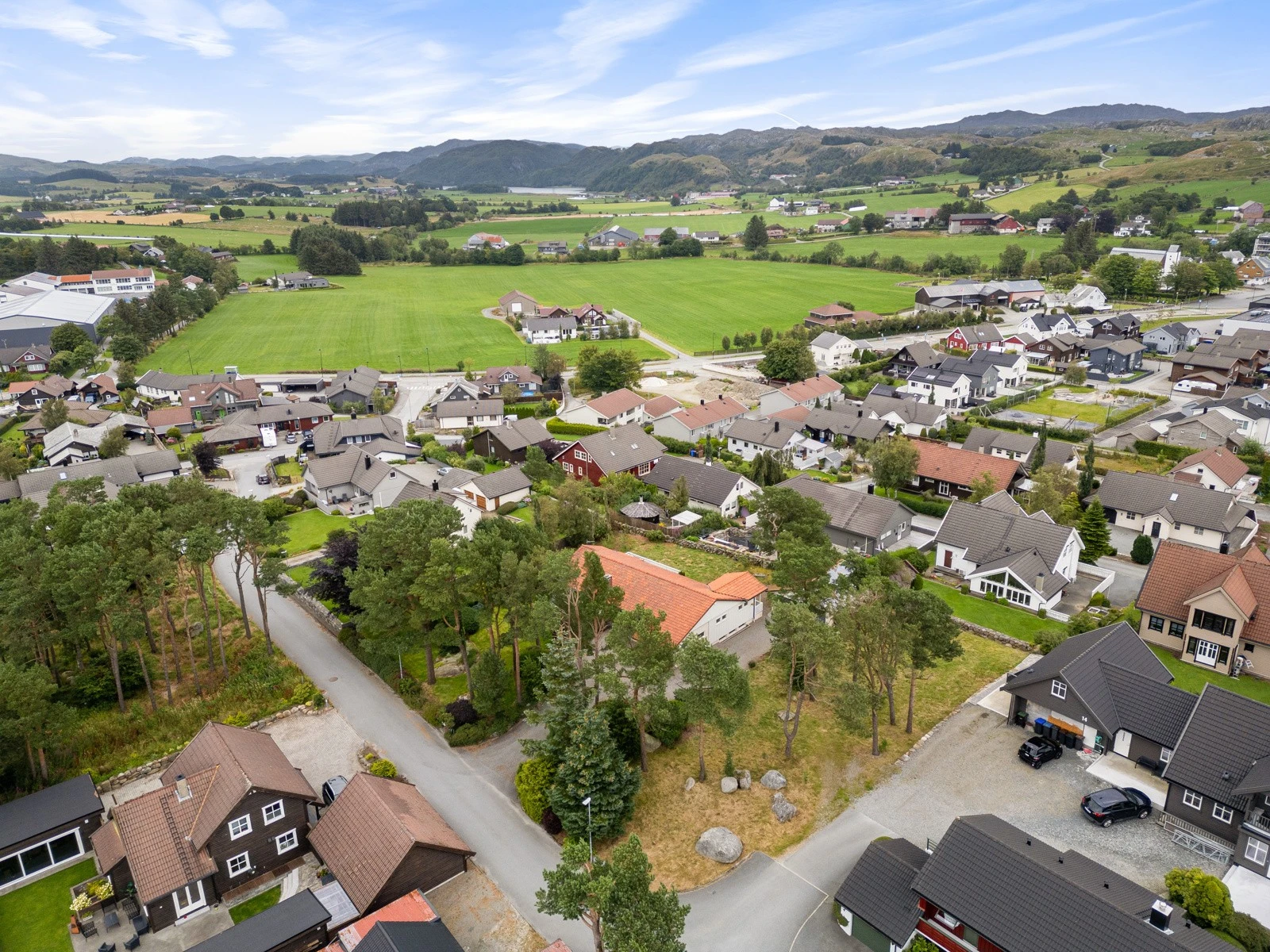 I Torkelholsvegen får du en attraktiv og barnevennlig beliggenhet på Undheim. Galleribilde