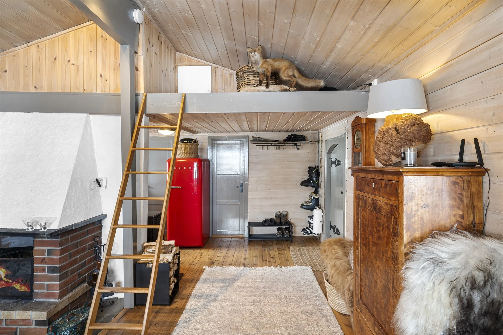 Fra stue mot kjøkken. Soverommene rett frem. Galleribilde