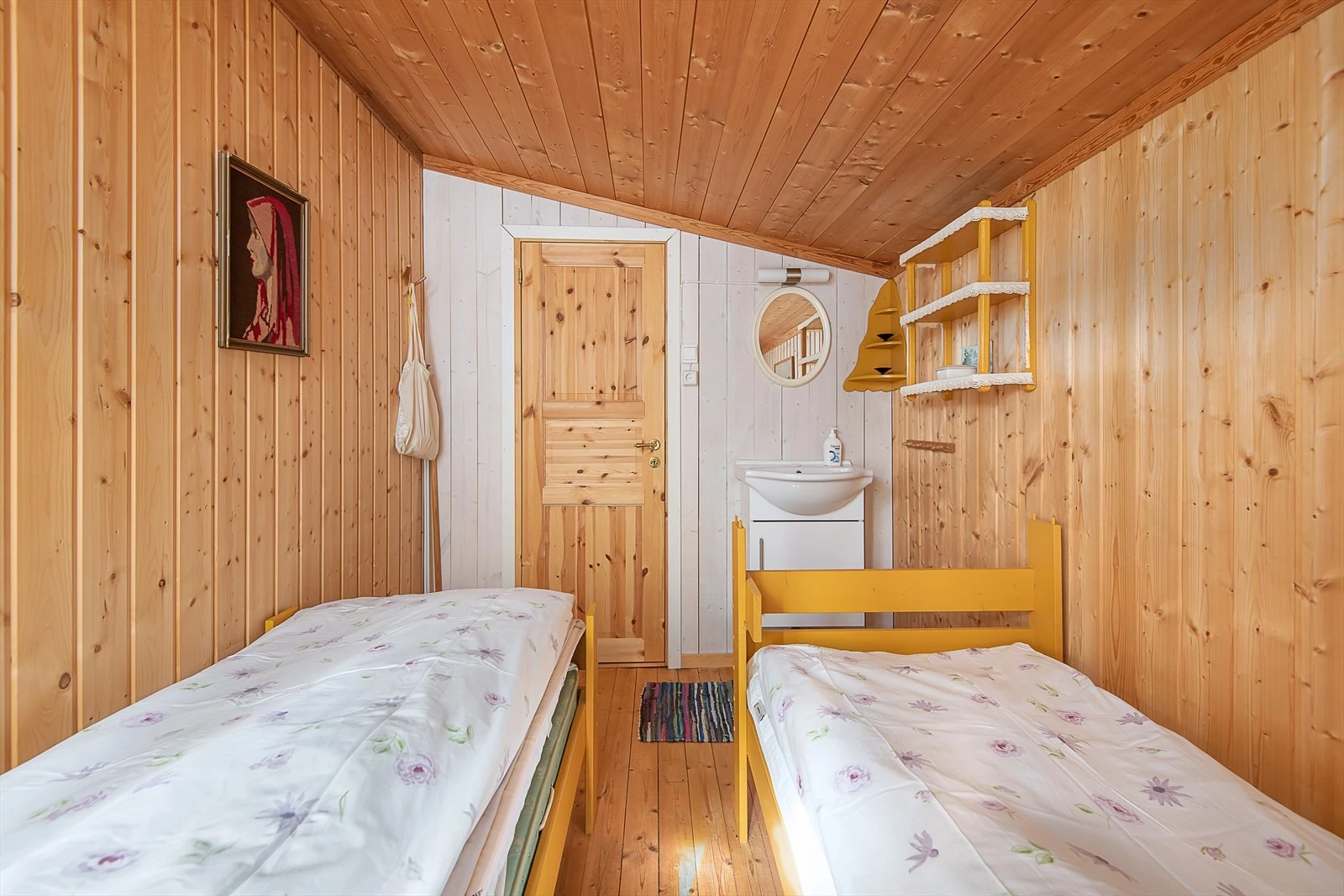 Soverom nr 2 .Soverommene er av god størrelse Galleribilde