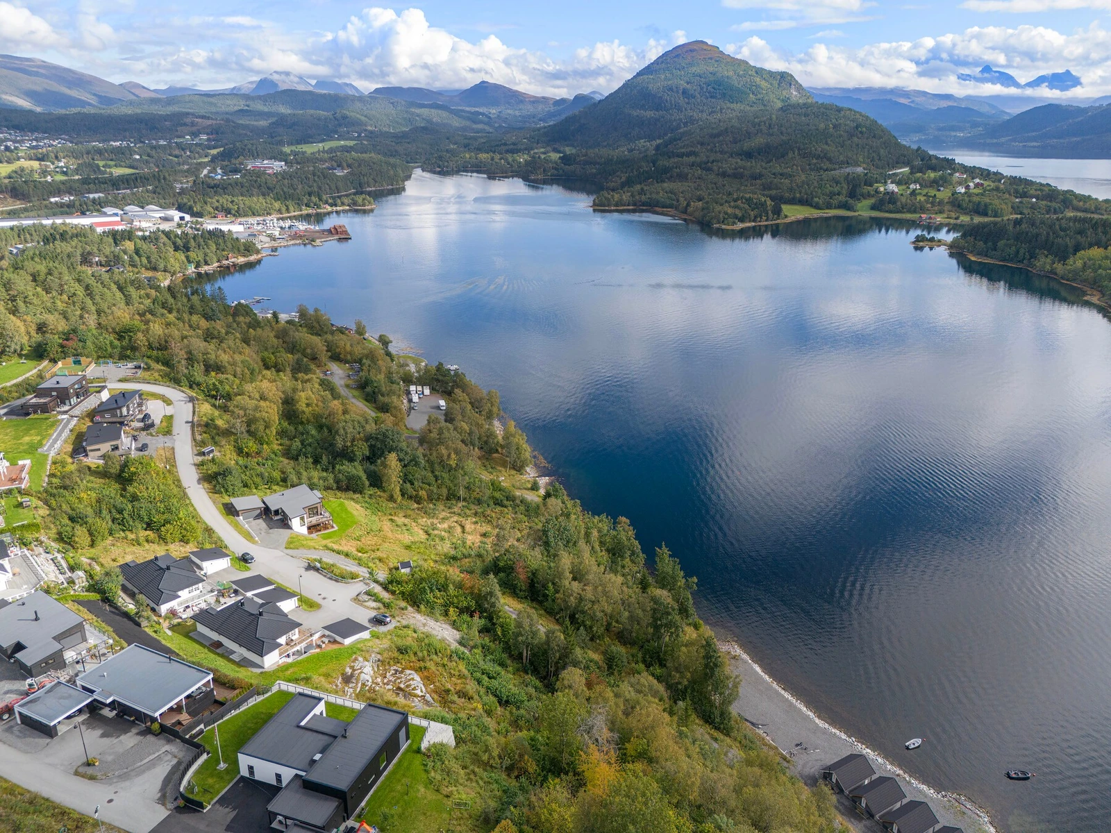 Forutsatt åpen småhusbebyggelse. BYA 25% Galleribilde