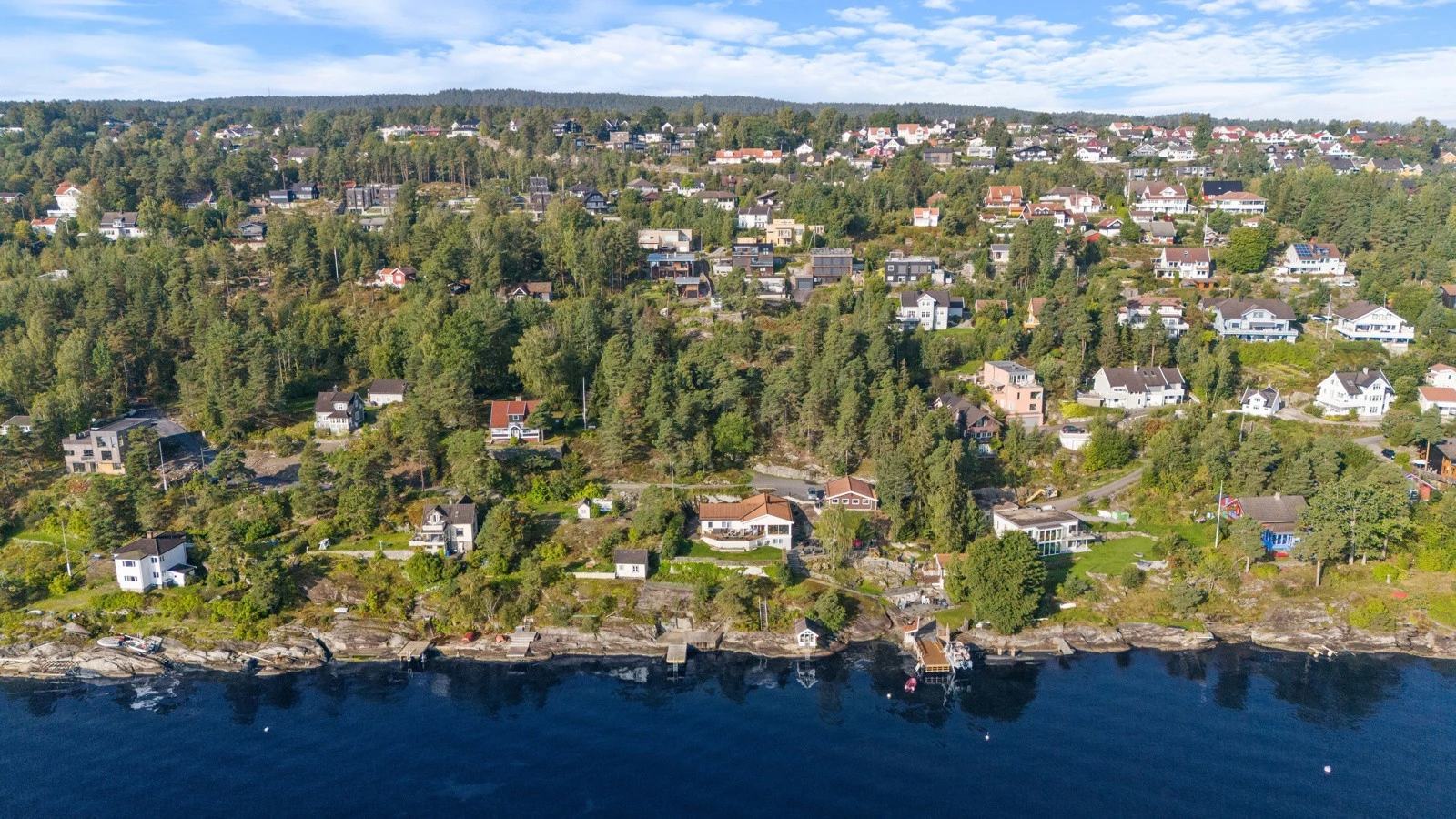 Flere båthavner med ledige båtplasser i nærheten. Galleribilde
