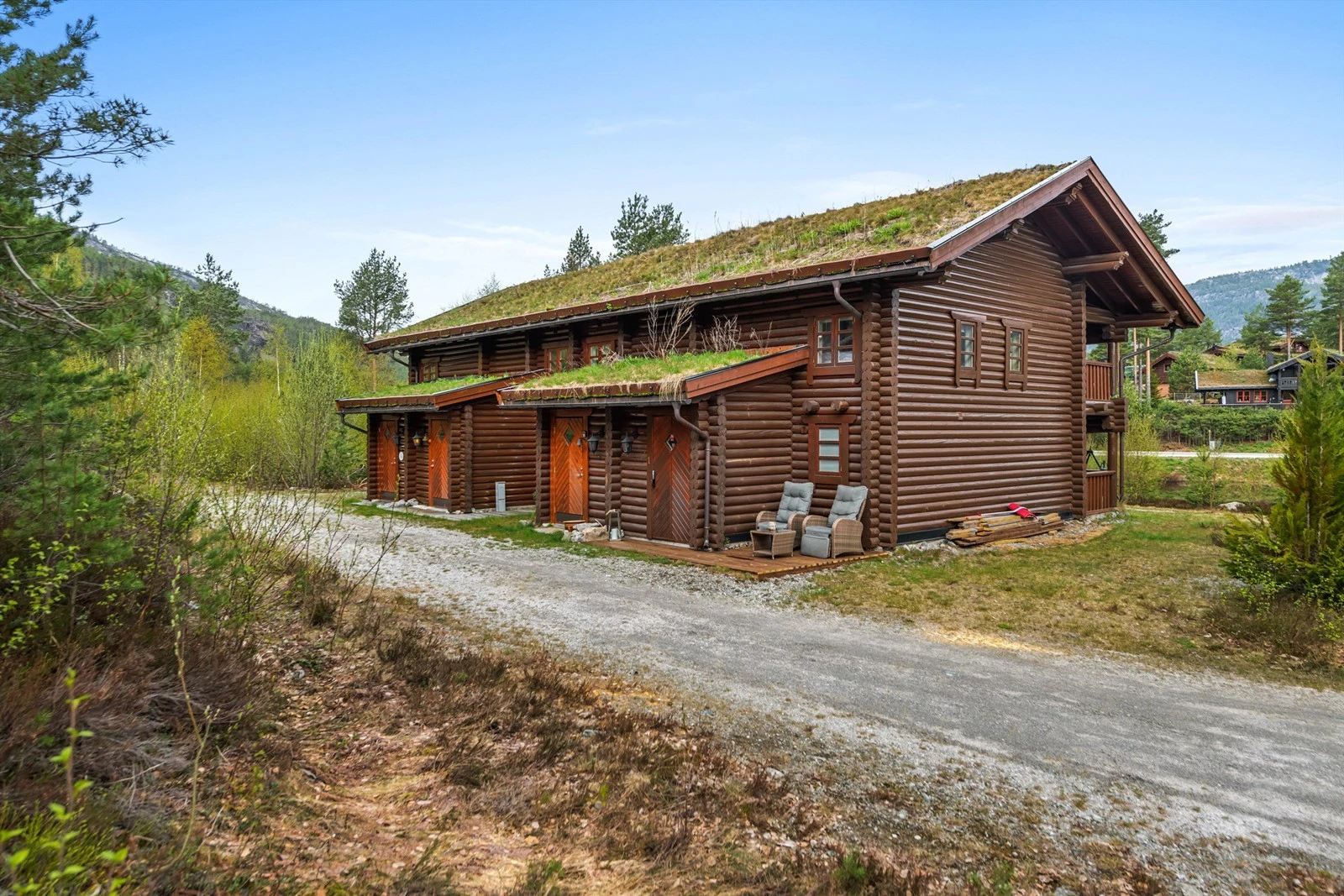 Hytten ligger som ende med fine uteområder Galleribilde