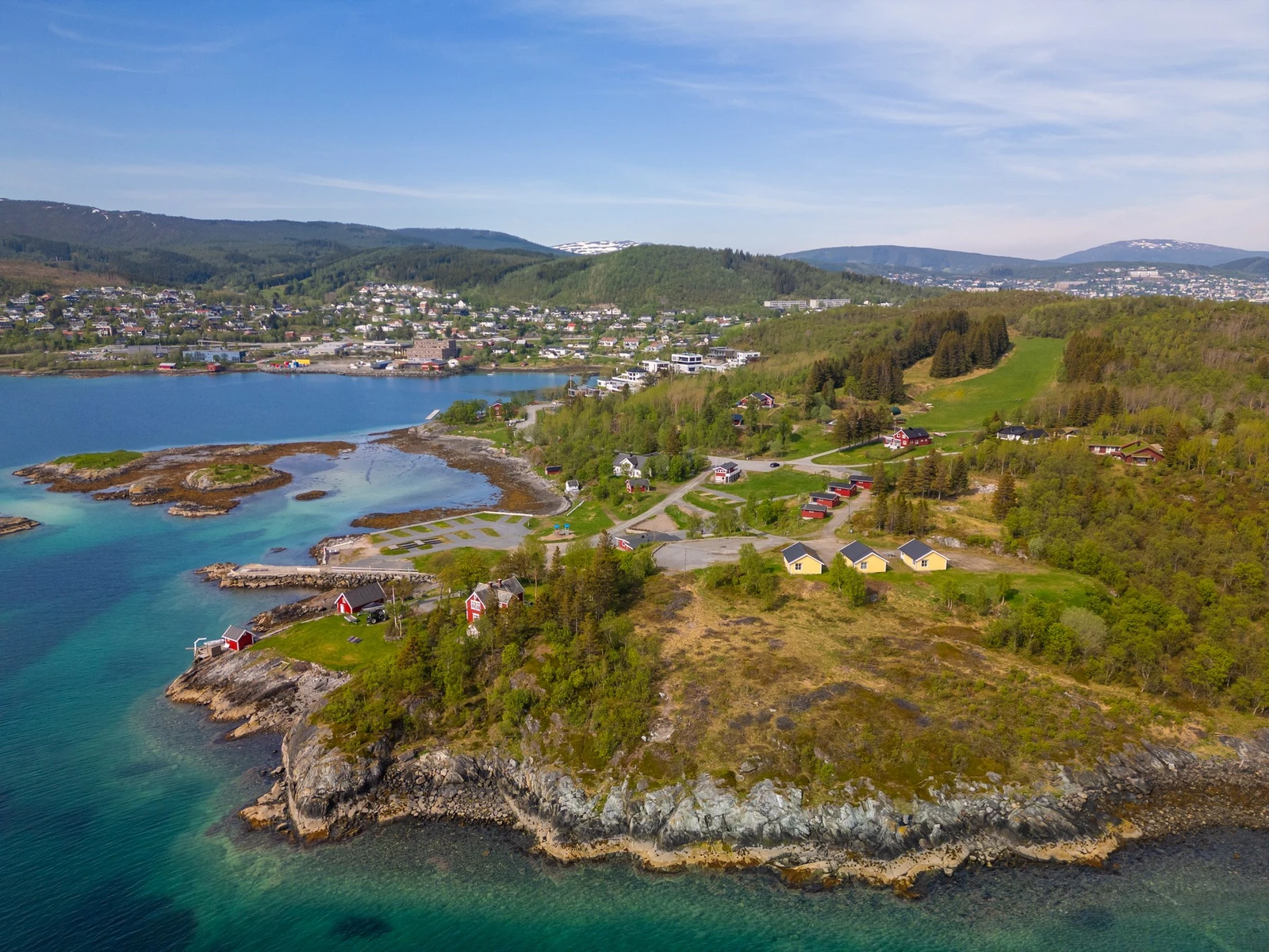 Eiendommen ligger fint plassert i et populært, rolig og barnevennlig område i Nesseveien Galleribilde