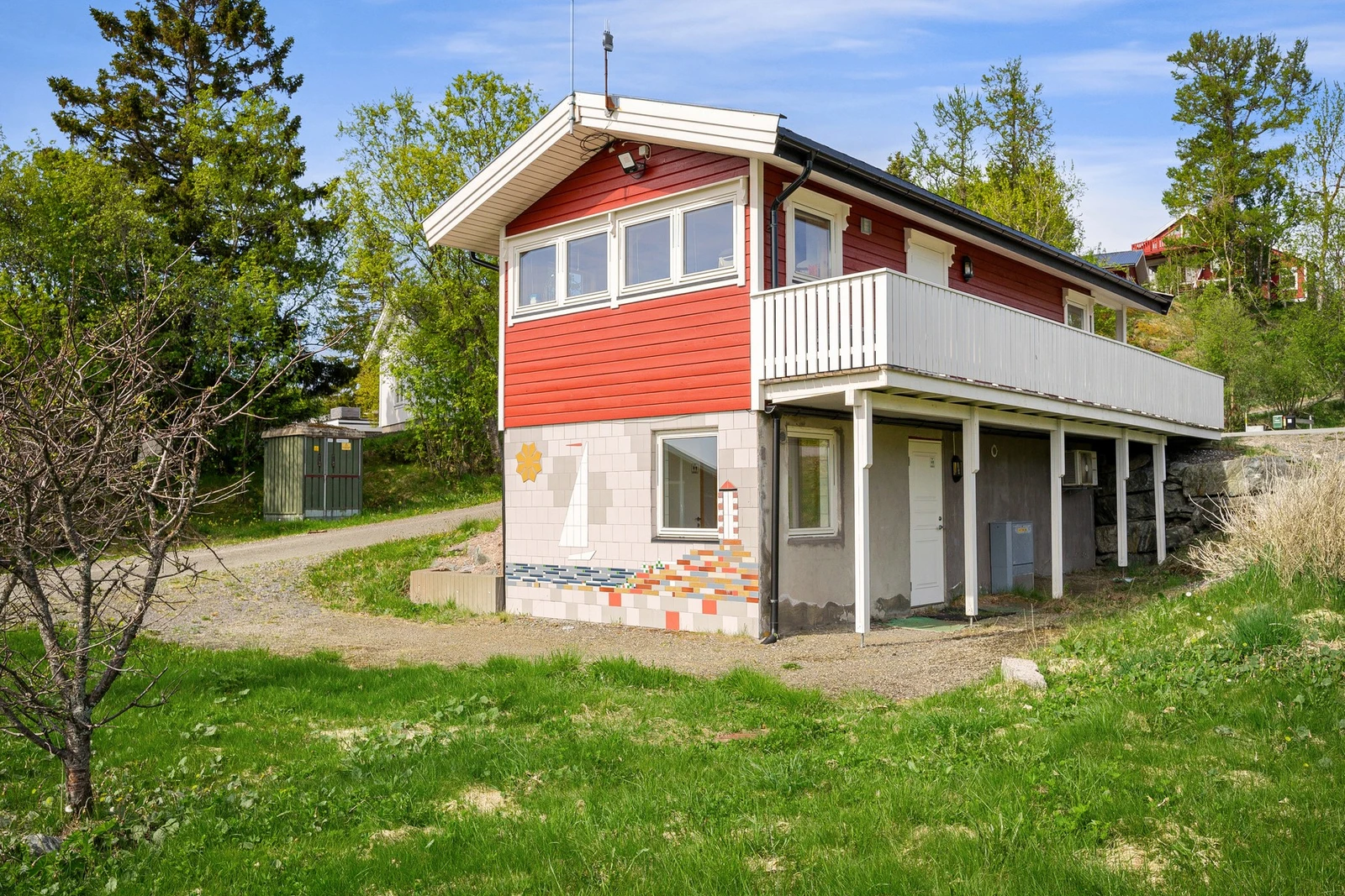 Resepsjonsbygg med wc/dusj i kjeller Galleribilde