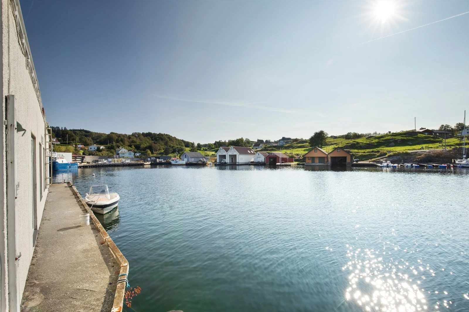 Brygge like utenfor lokalet tilhører sameiet Galleribilde