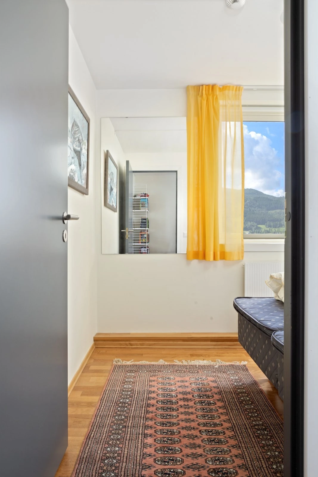 Soverommet er luftig og lyst. Galleribilde